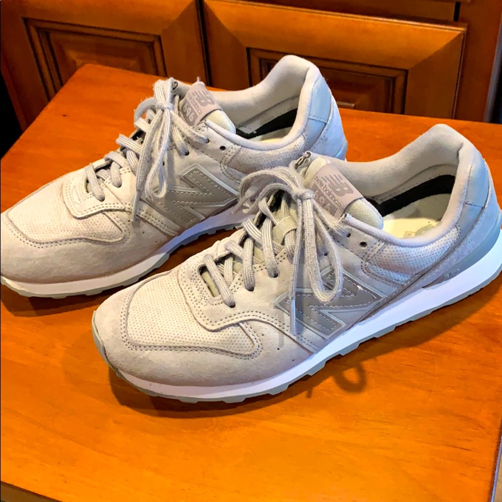 Women’s New Balance 696 shoes